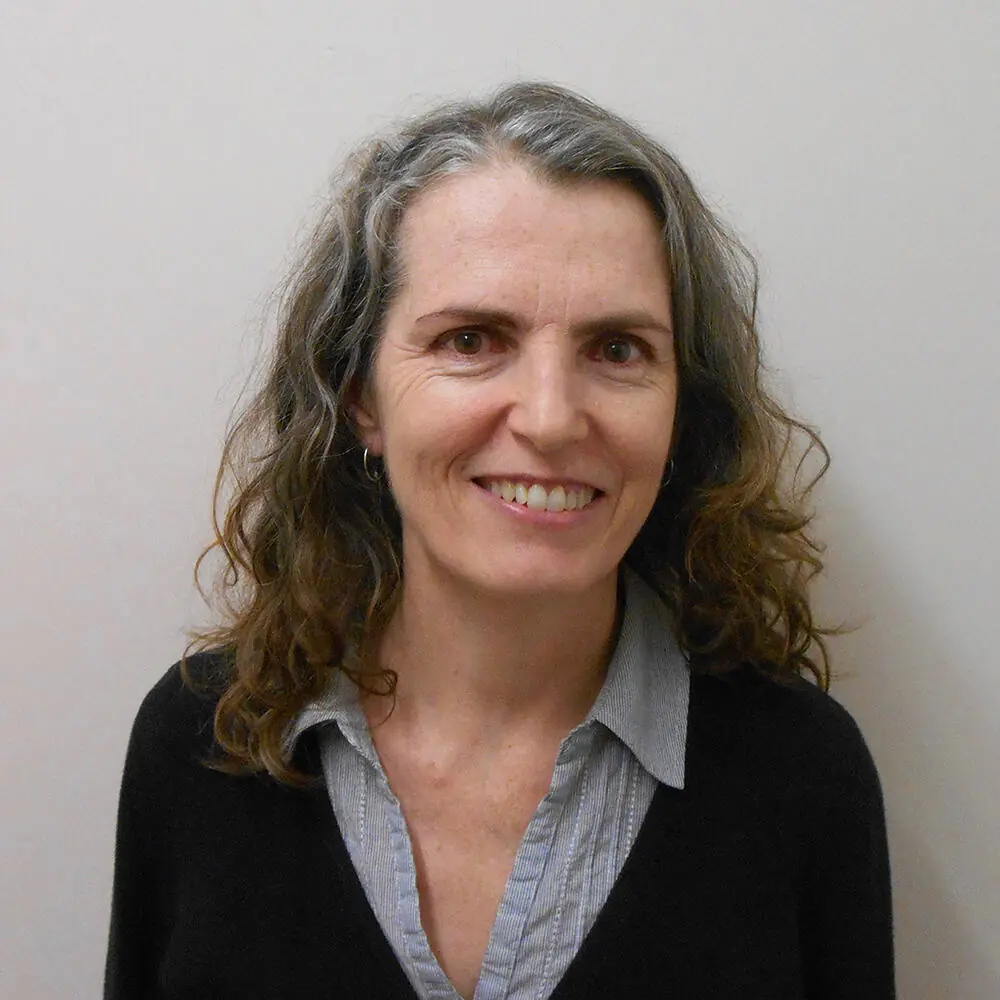 Tracy Ryan on The Queen’s Apprenticeship • Good Reading